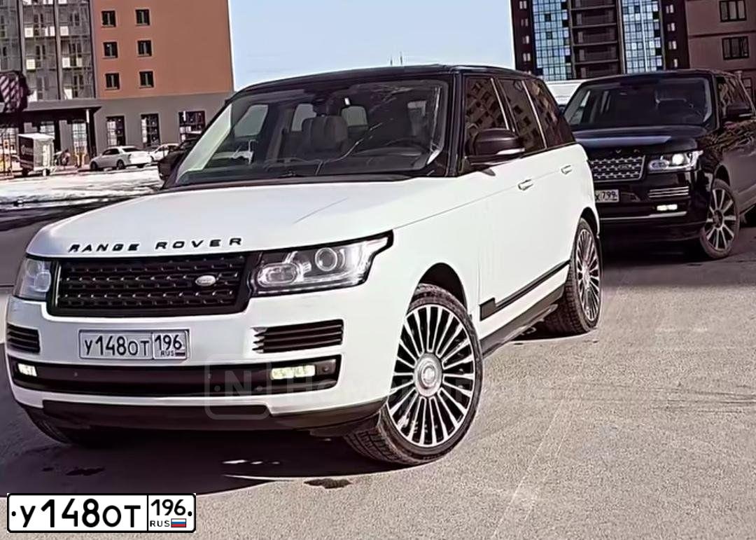 Фото автомобиля LANDROVER RANGE ROVER, 2013 — госномер У148ОТ196. Цвет: Белый
