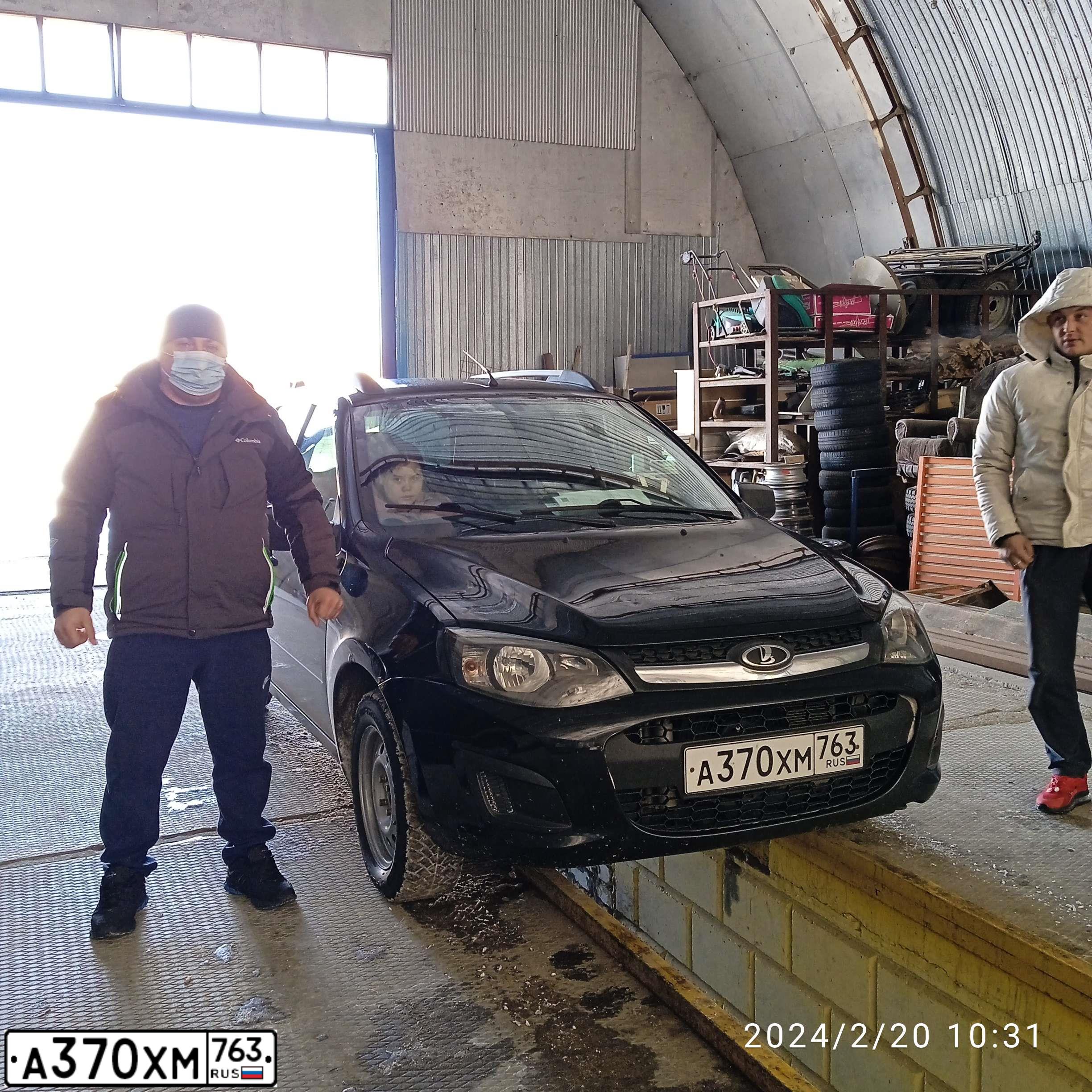 Фото автомобиля LADA 2194 KALINA, 2014 — госномер М545НМ763. Цвет: Сине-Черный