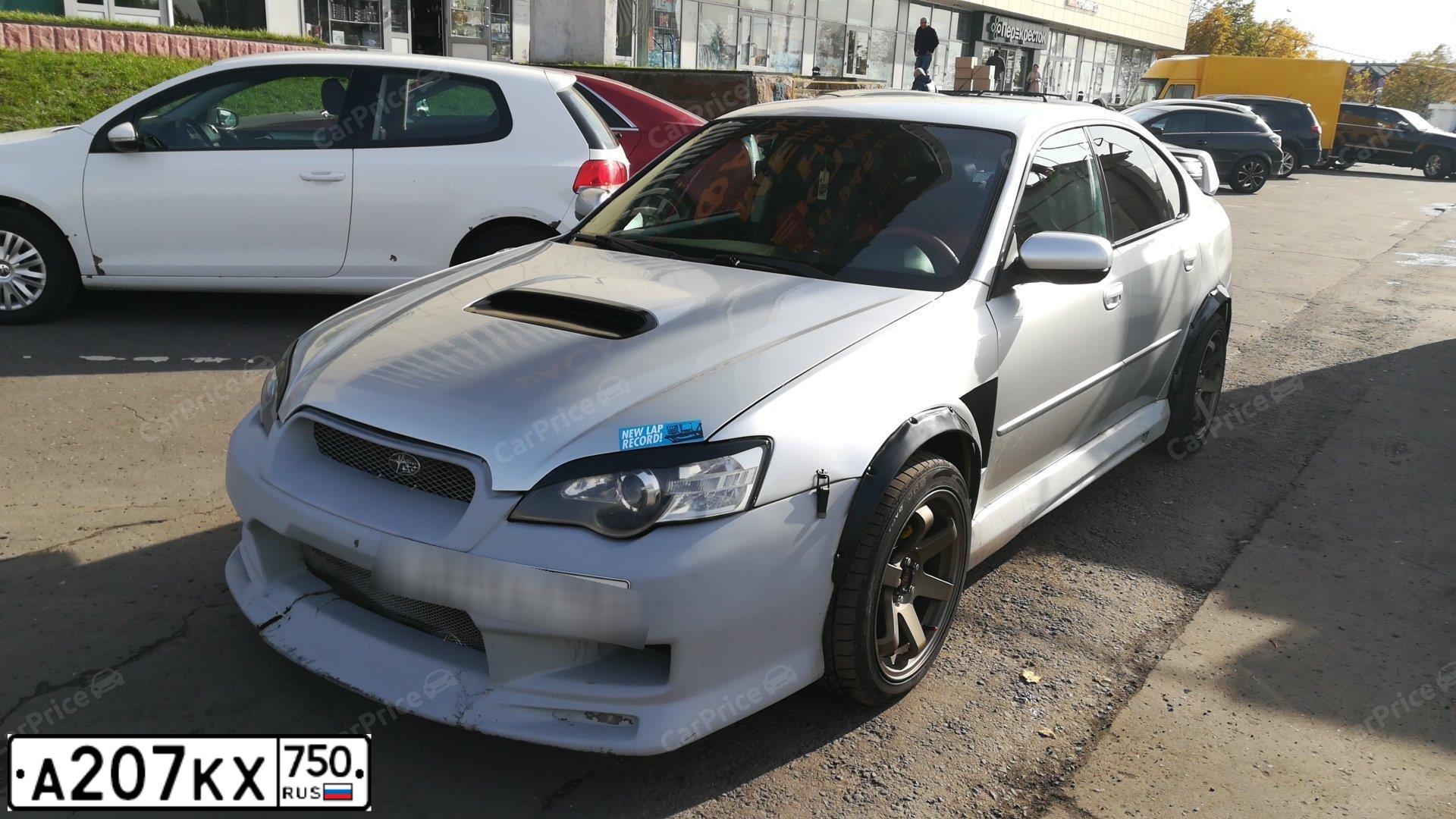 Фото автомобиля SUBARU LEGACY, 2005 — госномер Е888МТ26. Цвет: Серебристый