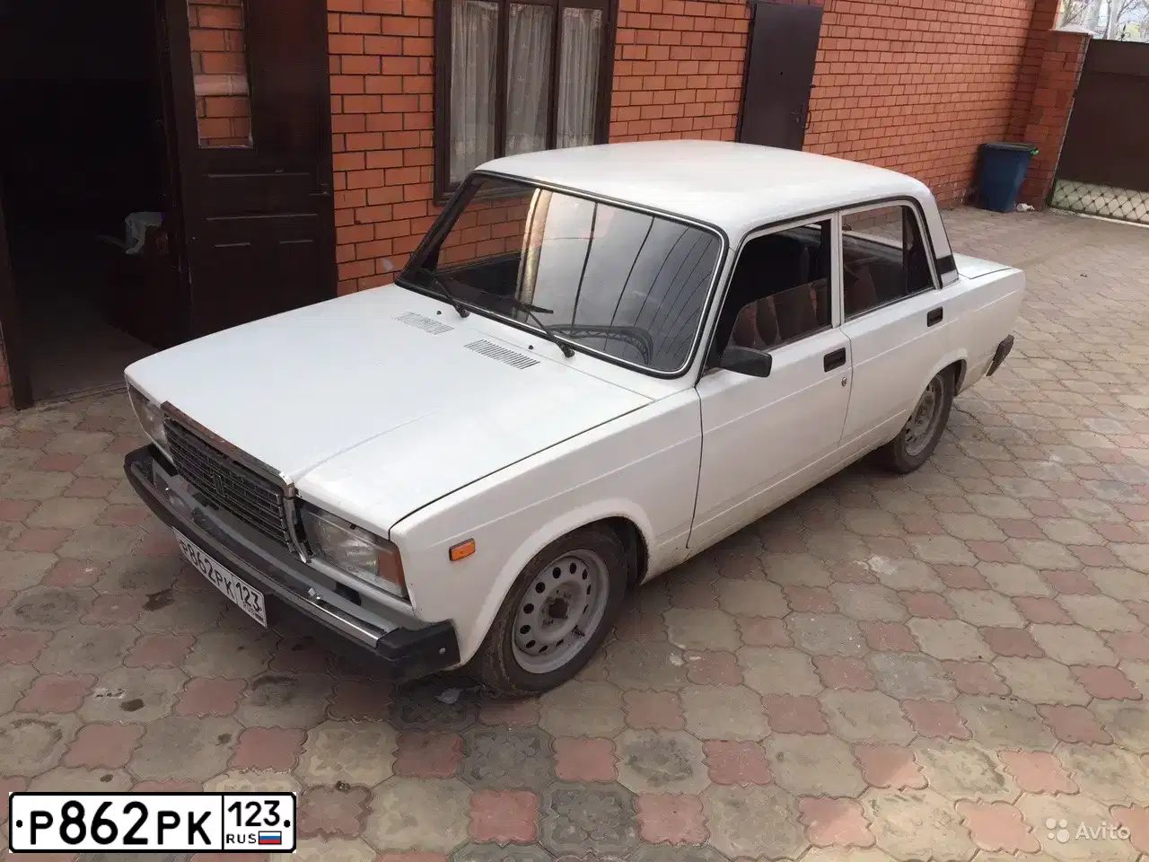 Фото автомобиля LADA 2107, 2011 — госномер В699ТМ193. Цвет: Белый
