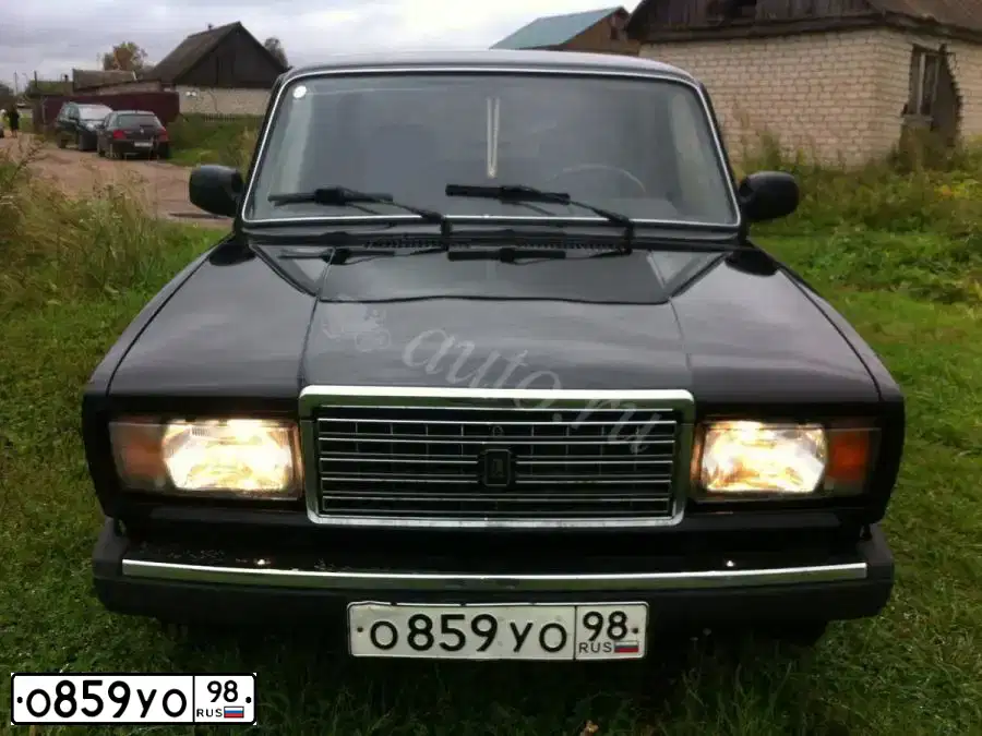 Фото автомобиля LADA 2107, 2010 — госномер О859УО98. Цвет: Темно-зеленый