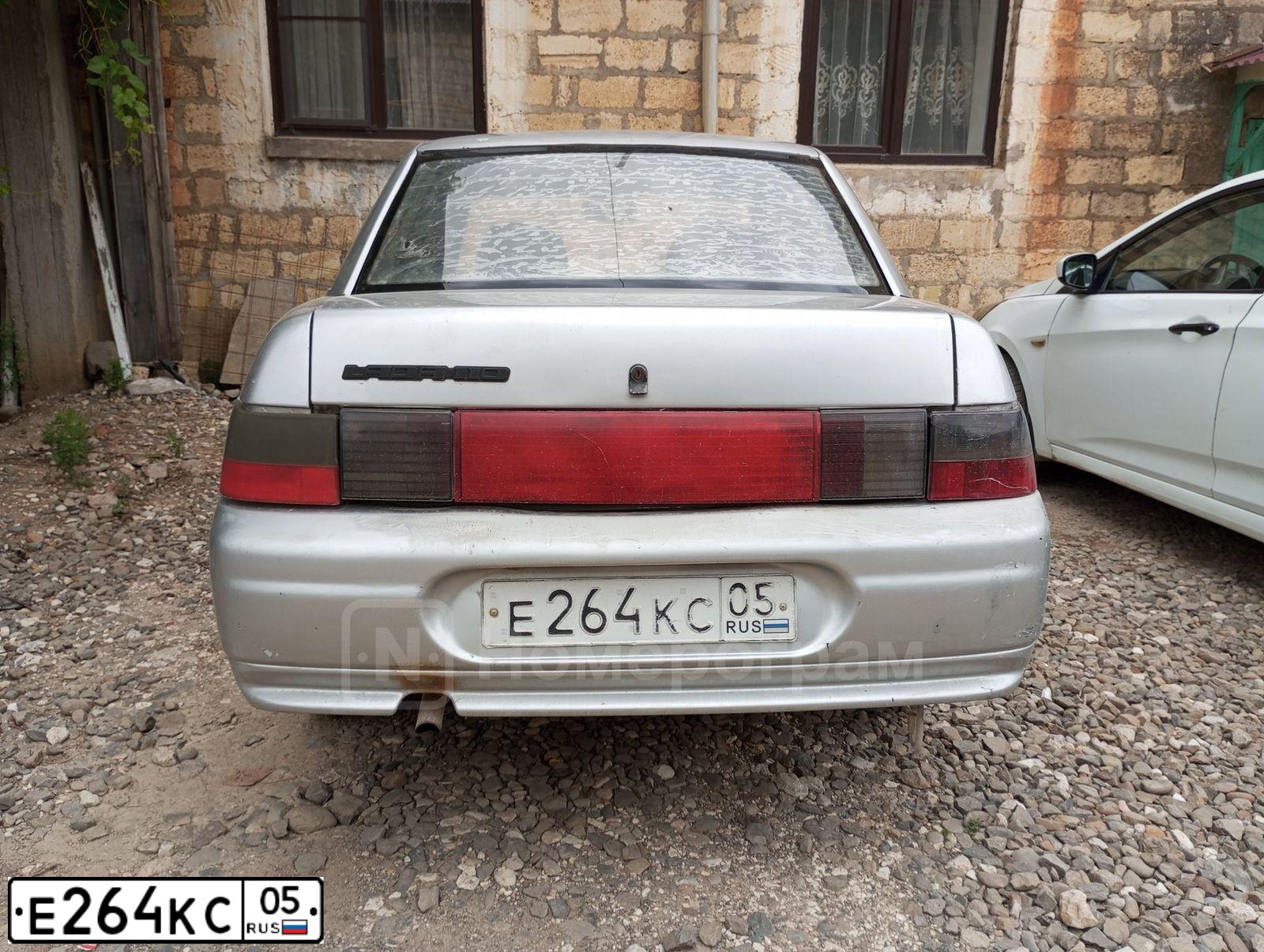 Фото автомобиля LADA 2110, 2002 — госномер Е264КС05. Цвет: серебристый