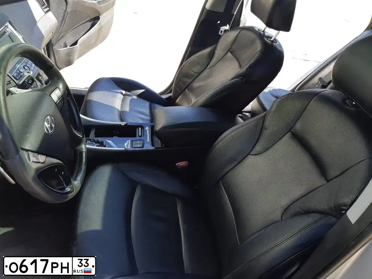 Фото автомобиля HYUNDAI SONATA, 2012 — госномер У178АА71. Цвет: Серебристый