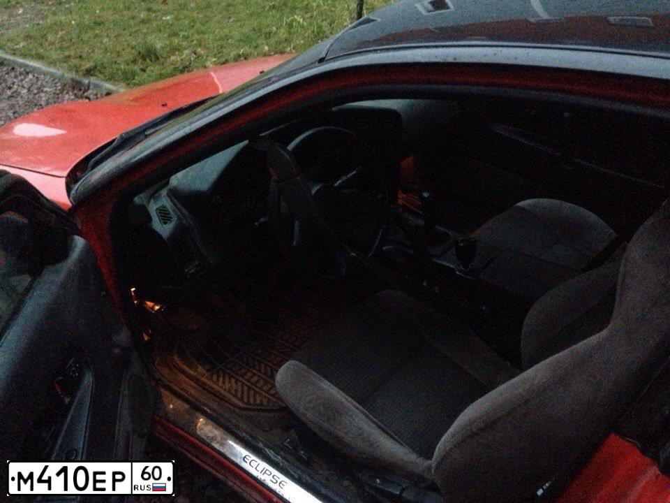 Фото автомобиля MITSUBISHI ECLIPSE, 1992 — госномер В879НЕ797. Цвет: КРАСНЫЙ