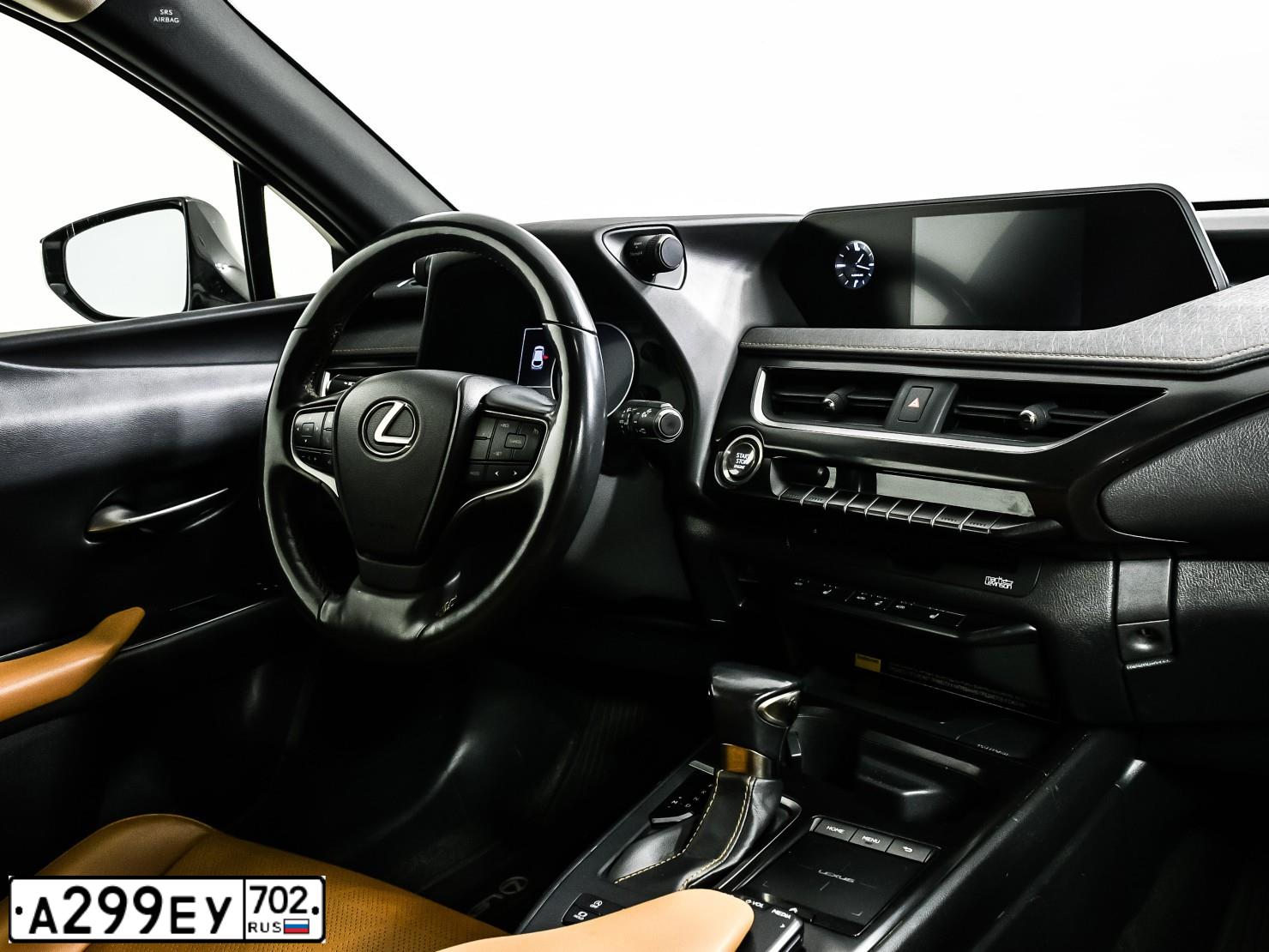 Фото автомобиля LEXUS UX200, 2019 — госномер О901УУ702