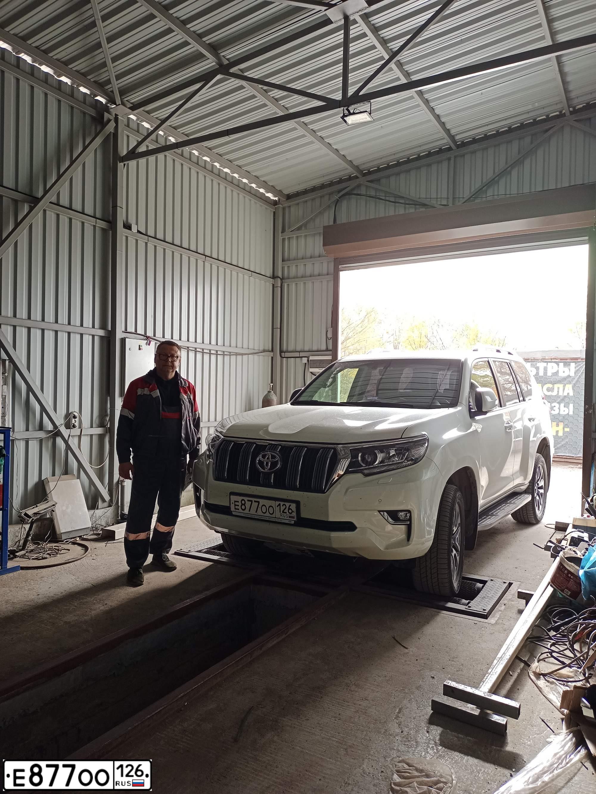 Фото автомобиля TOYOTA LAND CRUISER PRADO, 2019 — госномер Т580НЕ761