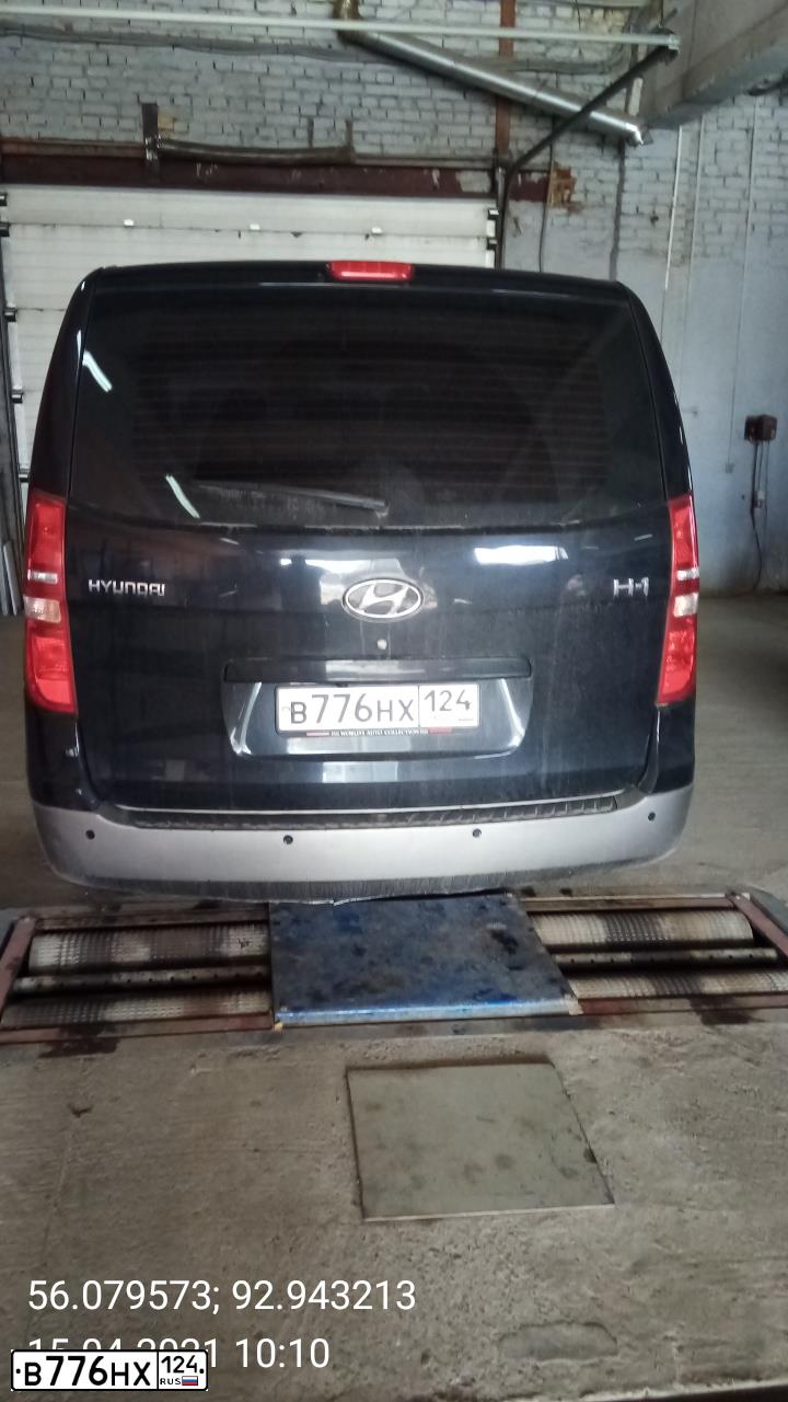 Фото автомобиля HYUNDAI H 1/H 100/STAREX, 2013 — госномер В776НХ124. Цвет: ЧЕРНЫЙ