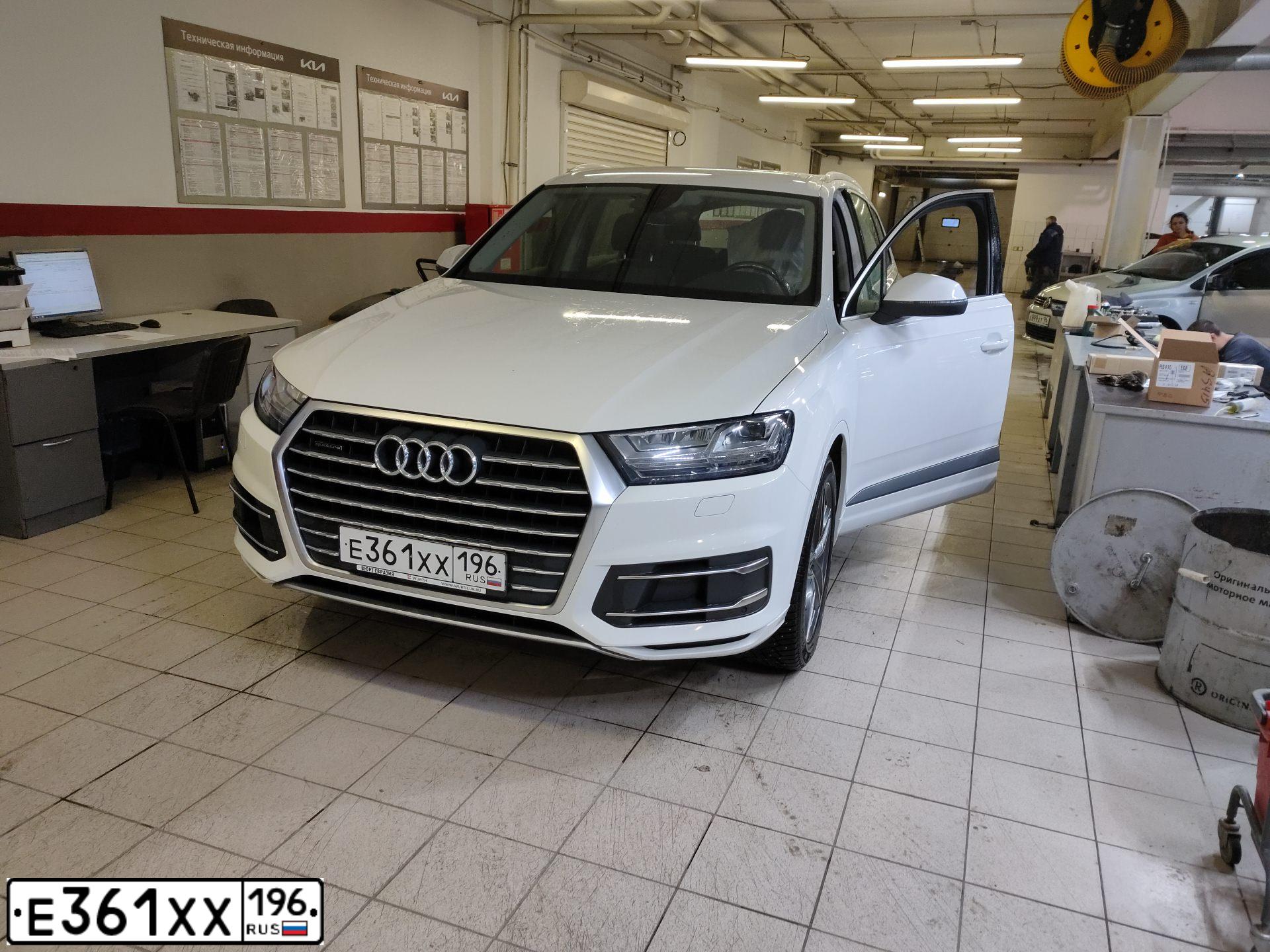 Фото автомобиля AUDI Q7, 2017 — госномер Е361ХХ196. Цвет: БЕЛЫЙ