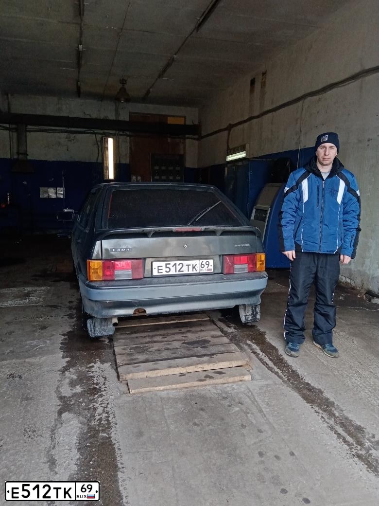 Фото автомобиля LADA 2114 SAMARA, 2006 — госномер Е512ТК69. Цвет: ЗОЛОТИСТЫЙ ТЕМНО-ЗЕЛЕНЫЙ