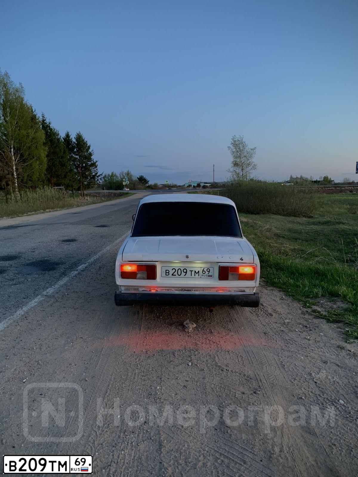Фото автомобиля LADA 2105, 1998 — госномер В209ТМ69. Цвет: ЯРКО БЕЛЫЙ