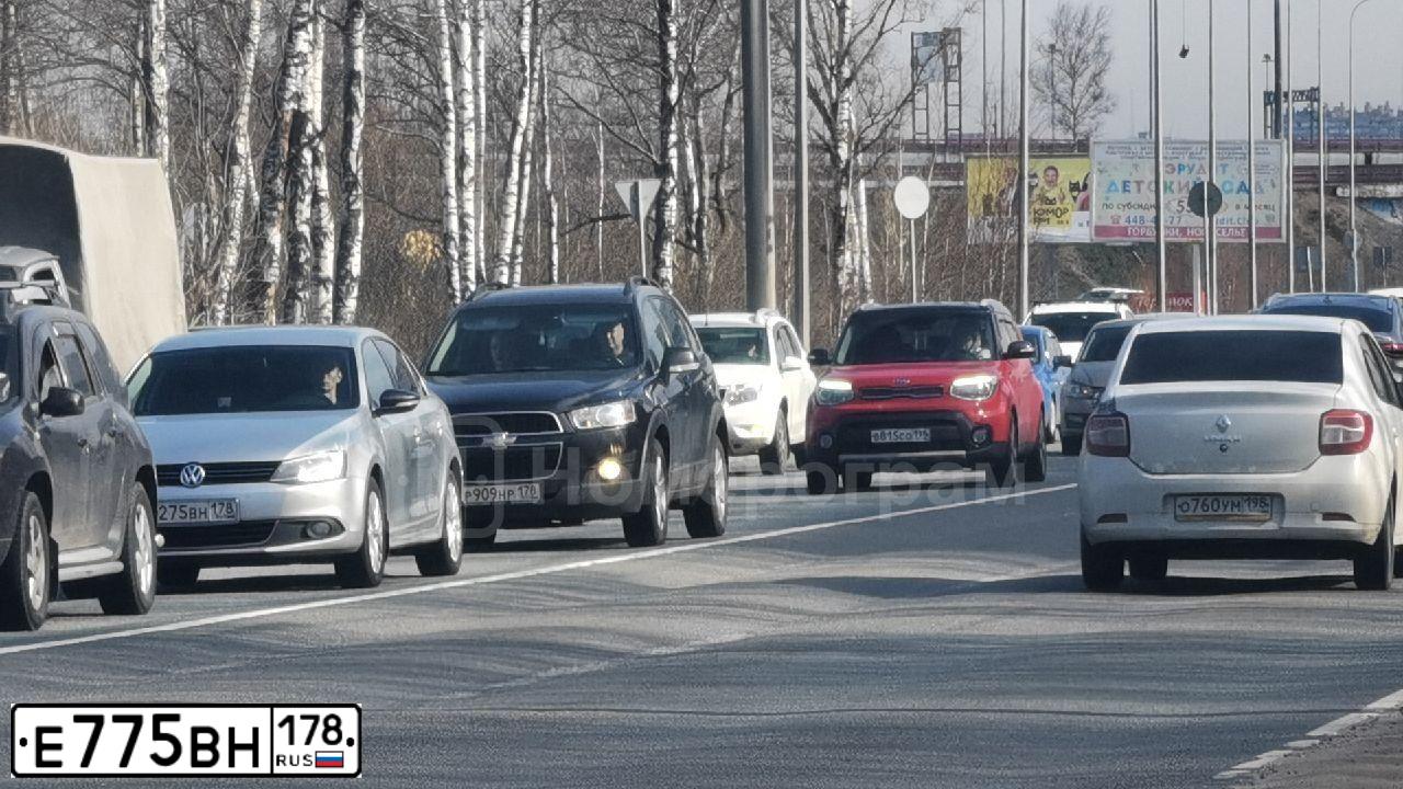 Фото автомобиля TOYOTA LANDCRUISER 200, 2010 — госномер А999ВМ178. Цвет: ЧЕРНЫЙ