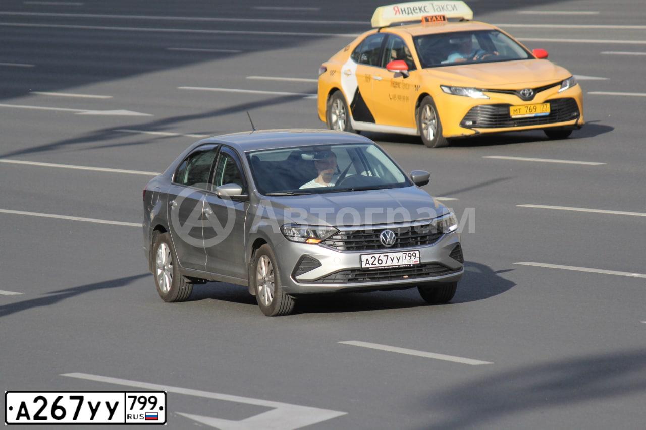 Фото автомобиля VOLKSWAGEN POLO, 2022 — госномер О421ТР69. Цвет: СЕРЫЙ