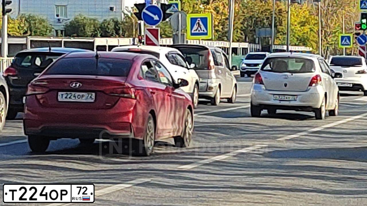 Фото автомобиля HYUNDAI SOLARIS, 2020 — госномер Т224ОР72. Цвет: Красный
