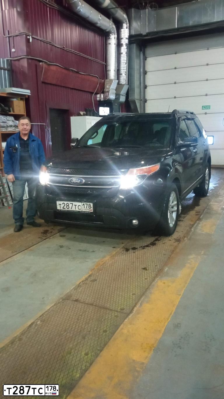 Фото автомобиля FORD EXPLORER, 2013 — госномер У048ВВ180. Цвет: ЧЕРНЫЙ