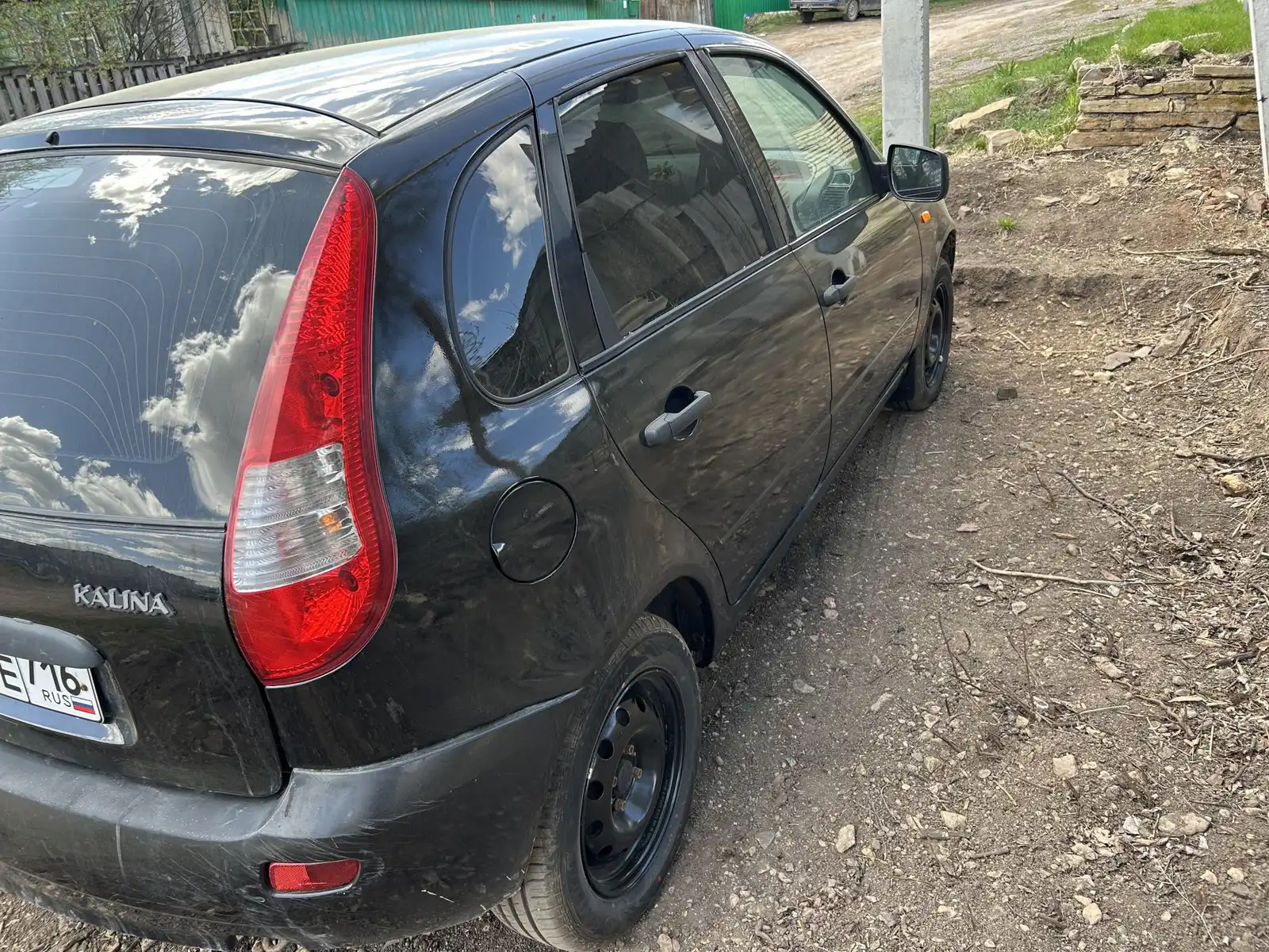 Фото автомобиля LADA 1119 KALINA, 2012 — госномер Р448ВЕ716. Цвет: Сине-Черный