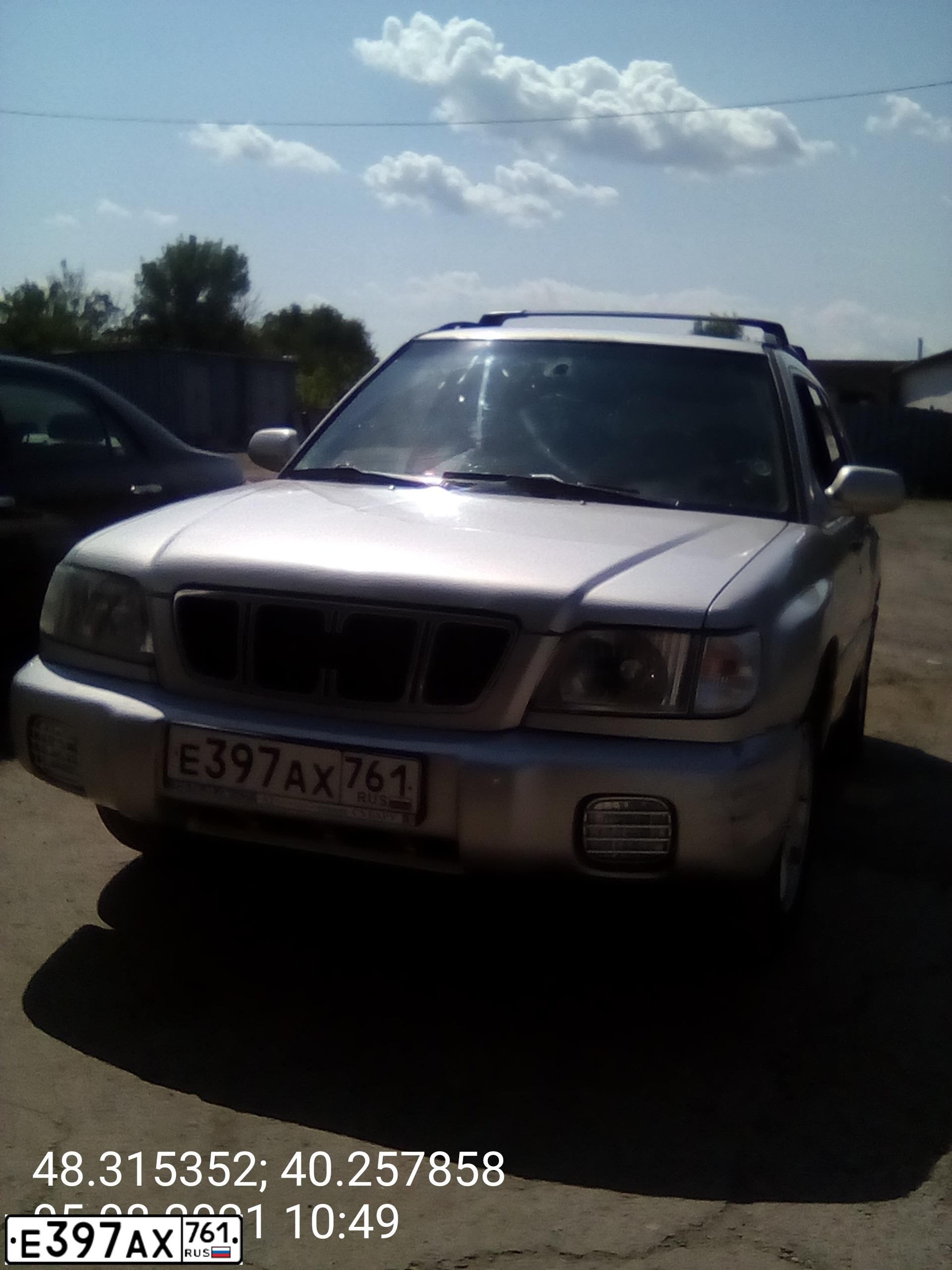 Фото автомобиля SUBARU FORESTER, 2000 — госномер Е397АХ761. Цвет: Серебристый