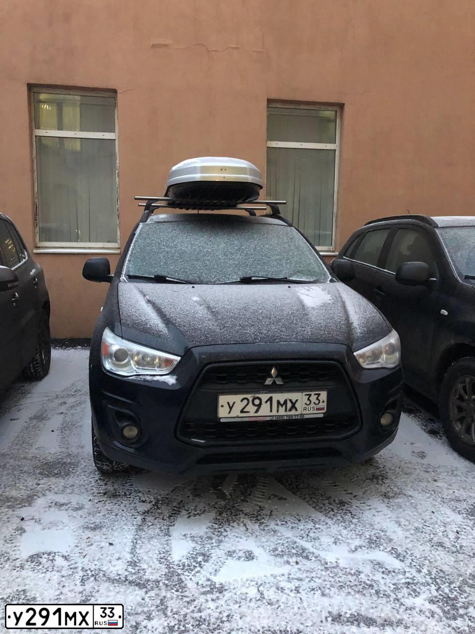 Фото автомобиля MITSUBISHI ASX, 2013 — госномер М272МА790. Цвет: ЧЕРНЫЙ