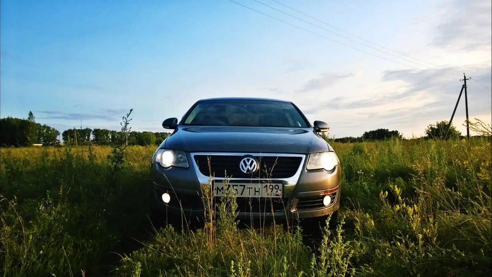Фото автомобиля VOLKSWAGEN GOLF, 2007 — госномер М257ТН199. Цвет: ЧЕРНЫЙ