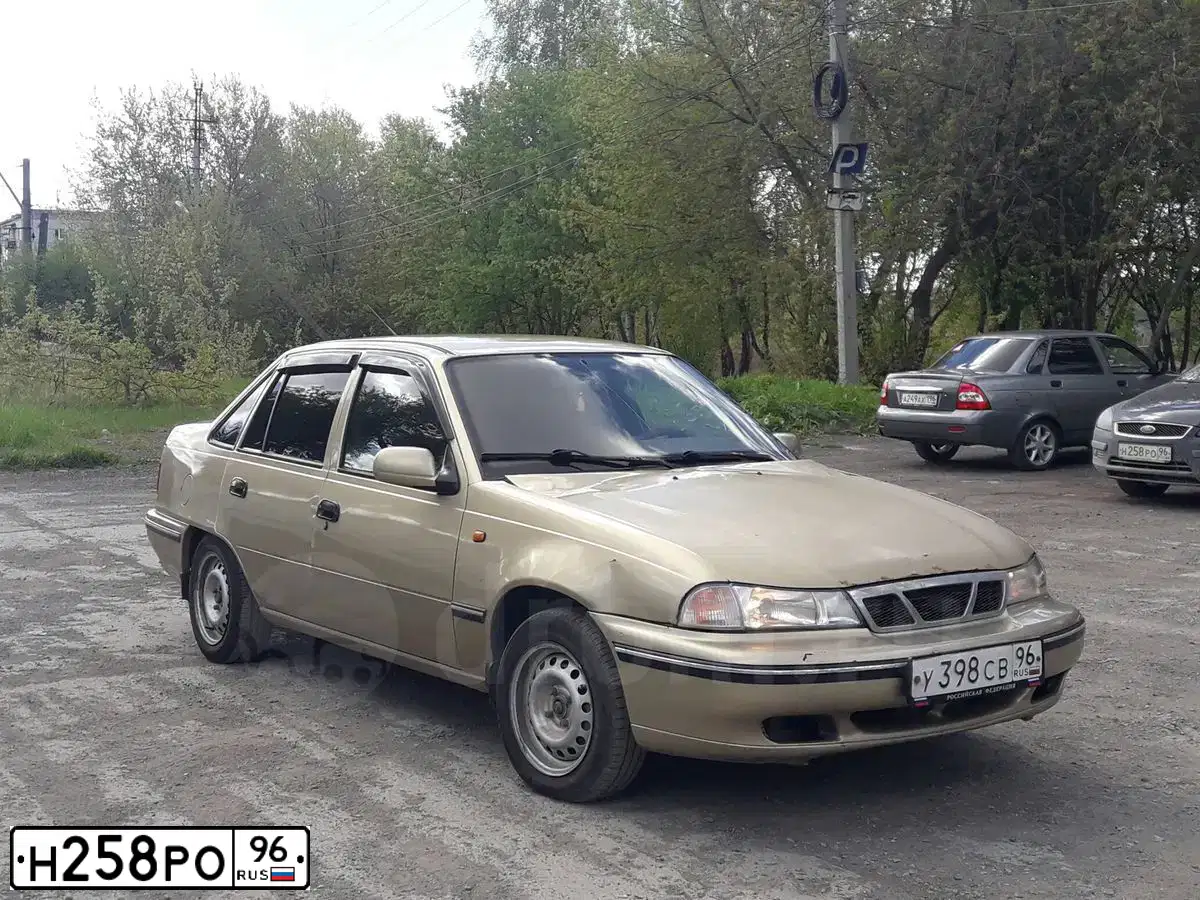 Фото автомобиля FORD FOCUS, 2006 — госномер Р353ЕО154. Цвет: ЧЕРНЫЙ