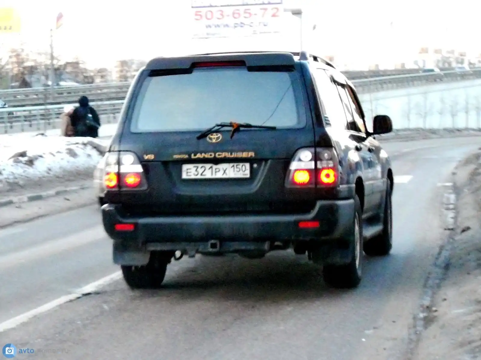 Фото автомобиля RENAULT LOGAN, 2011 — госномер Е321РХ150. Цвет: БЕЖЕВЫЙ