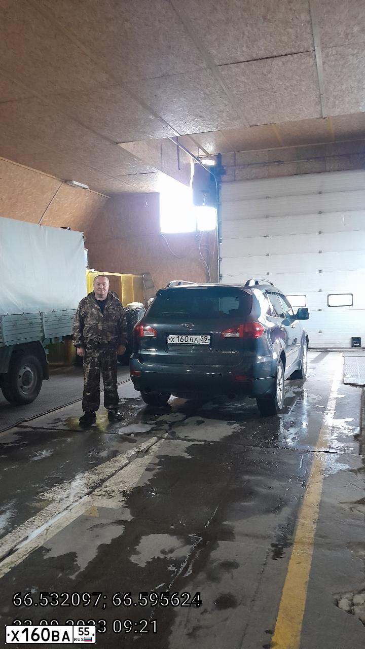 Фото автомобиля SUBARU B9 TRIBECA, 2007 — госномер У005РХ54. Цвет: ТЕМНО-СЕРЫЙ