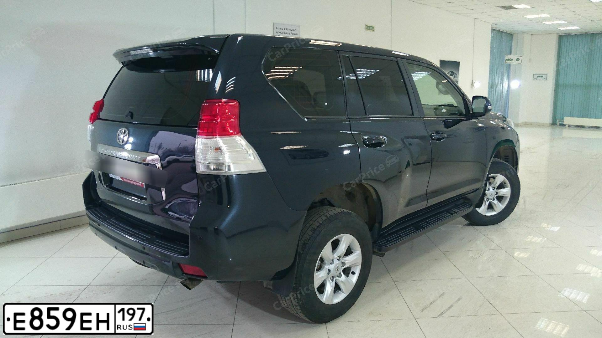Фото автомобиля TOYOTA LAND CRUISER 150, 2010 — госномер Р691УО11. Цвет: ТЕМНО-СЕРЫЙ