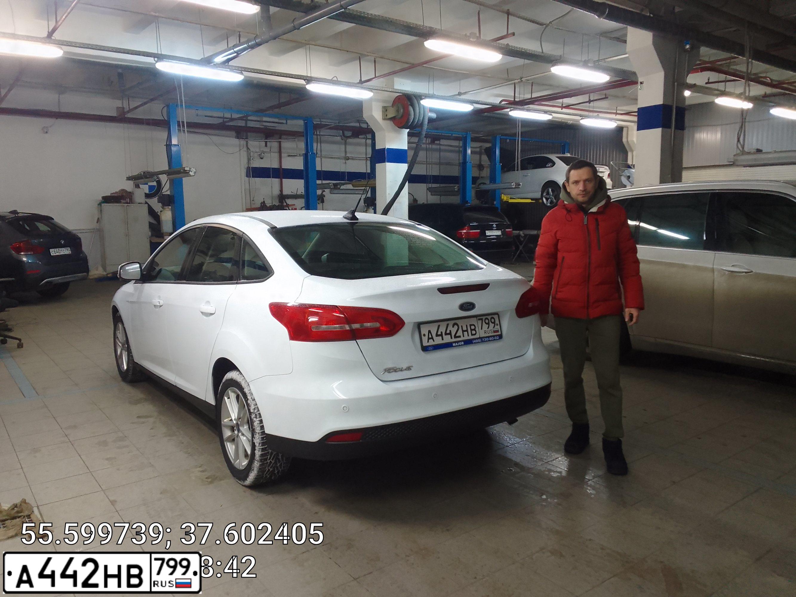 Фото автомобиля FORD FOCUS, 2018 — госномер А442НВ799. Цвет: БЕЛЫЙ