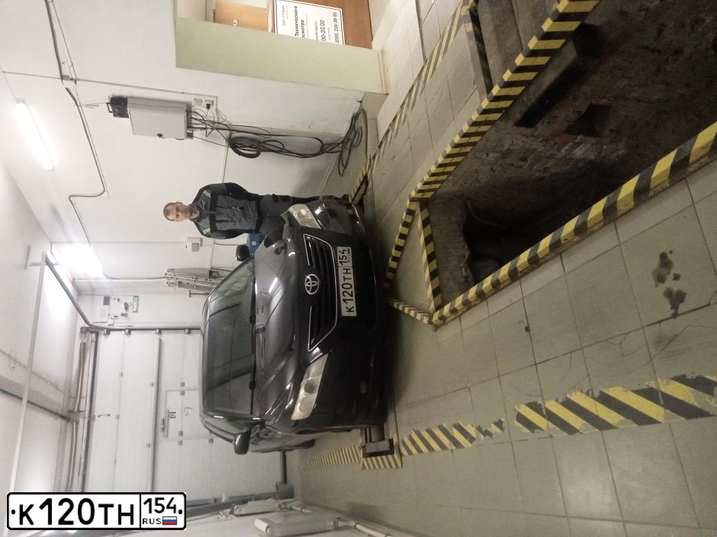 Фото автомобиля TOYOTA CAMRY, 2008 — госномер К120ТН154. Цвет: ЧЕРНЫЙ
