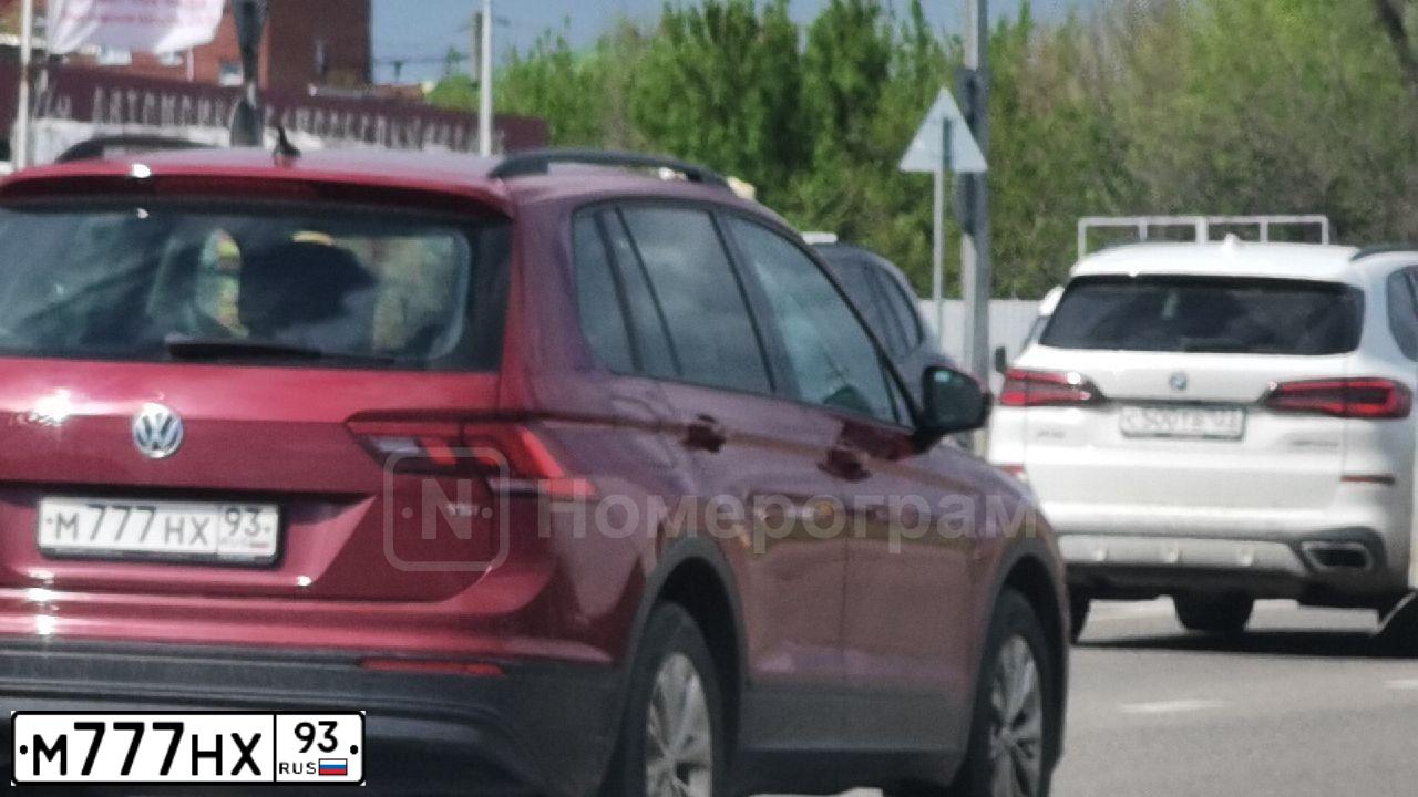 Фото автомобиля VOLKSWAGEN JETTA, 2007 — госномер В984КР136. Цвет: Белый