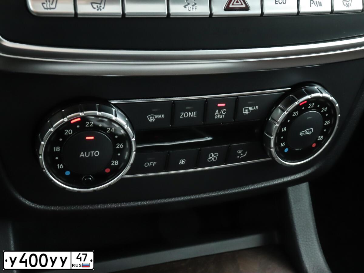 Фото автомобиля HYUNDAI GRAND STAREX, 2010 — госномер У400УУ47. Цвет: БЕЛЫЙ