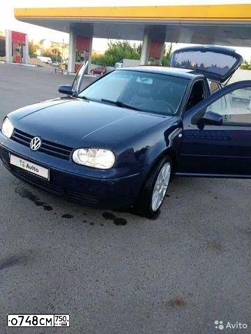 Фото автомобиля VOLKSWAGEN GOLF, 2000 — госномер У999ТХ150. Цвет: Темно-синий