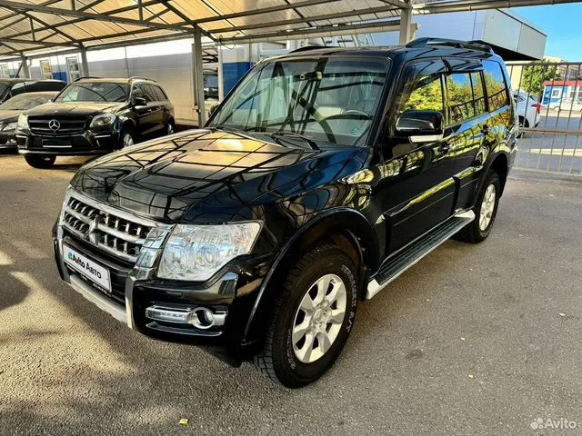 Фото автомобиля MITSUBISHI PAJERO, 2015 — госномер К171ЕР181. Цвет: ЧЕРНЫЙ