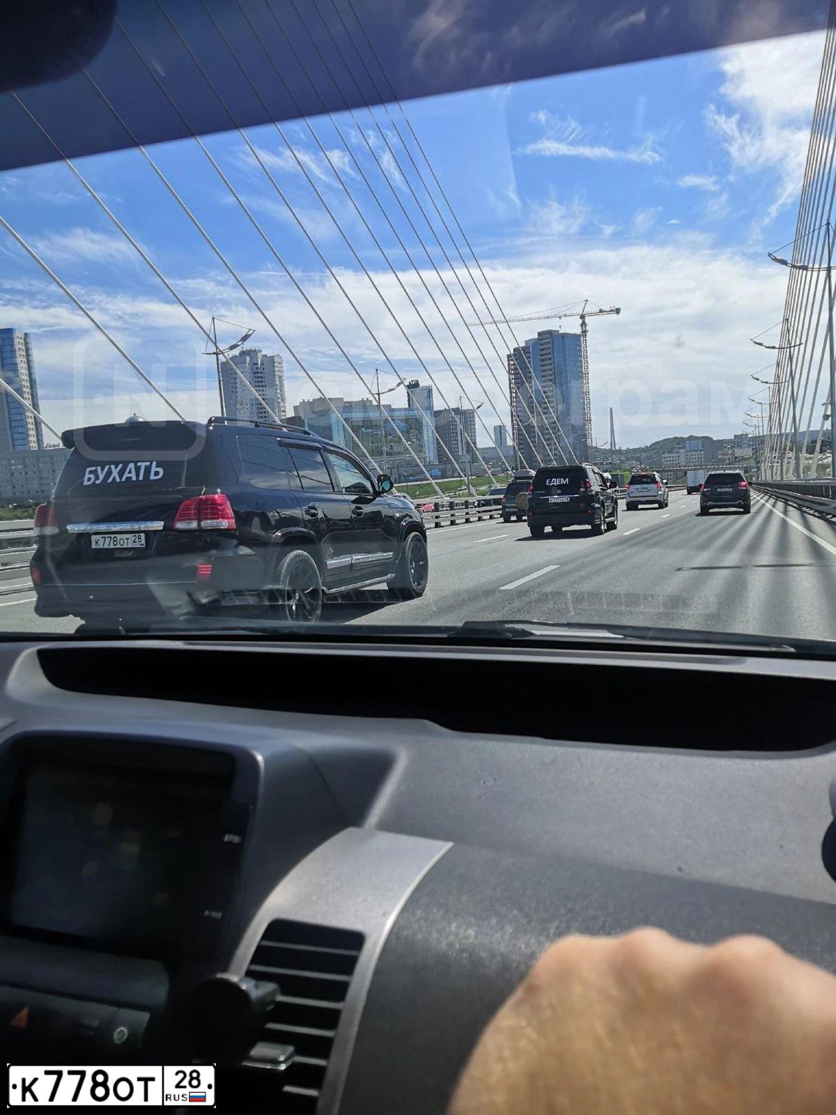 Фото автомобиля TOYOTA LANDCRUISER 200, 2007 — госномер К778ОТ28. Цвет: ЧЕРНЫЙ