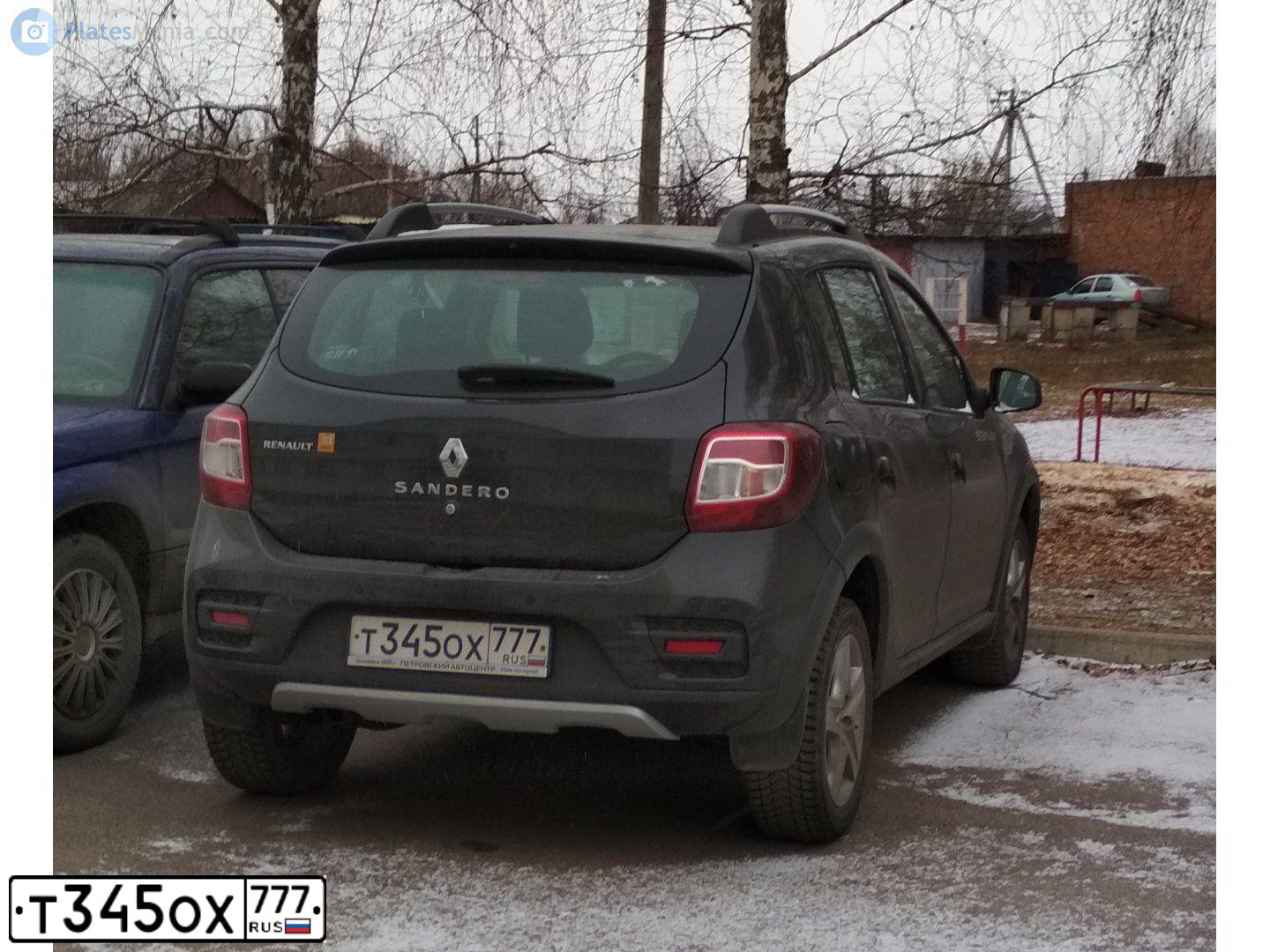 Фото автомобиля RENAULT SANDERO, 2015 — госномер М267ВА790. Цвет: ЧЕРНЫЙ