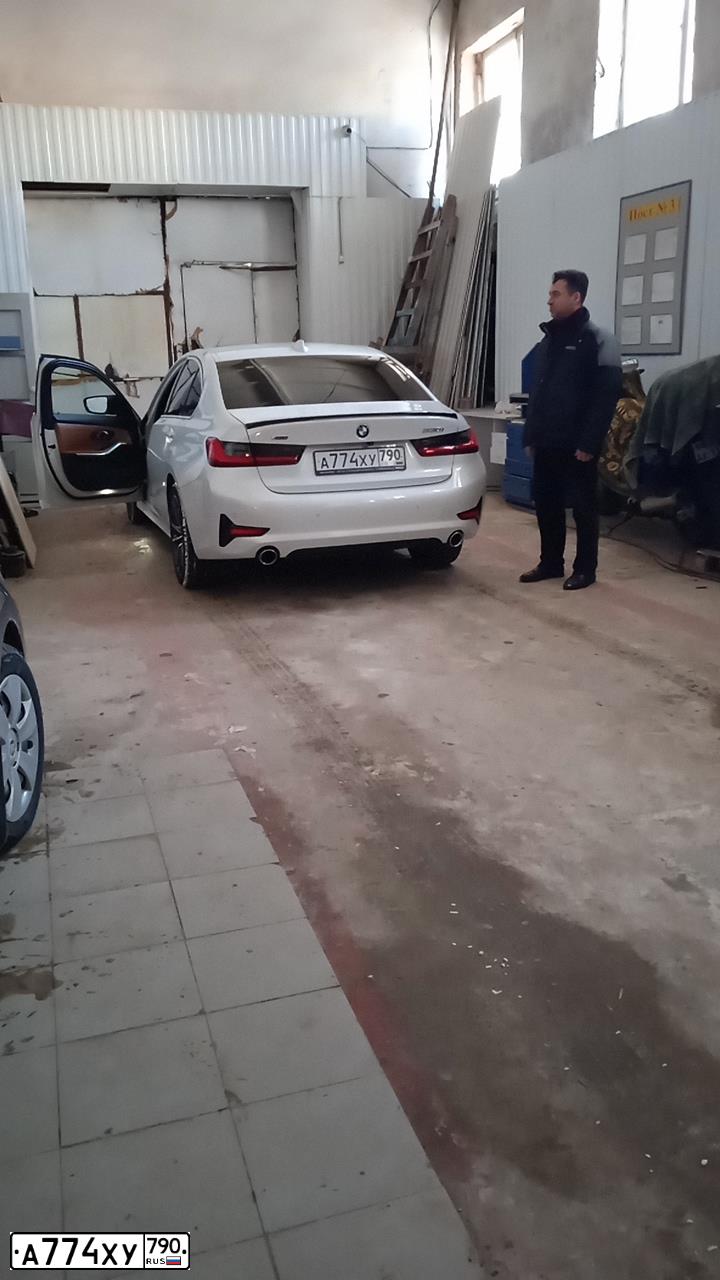 Фото автомобиля БМВ 330I XDRIVE, 2019 — госномер Т682АА977. Цвет: Белый