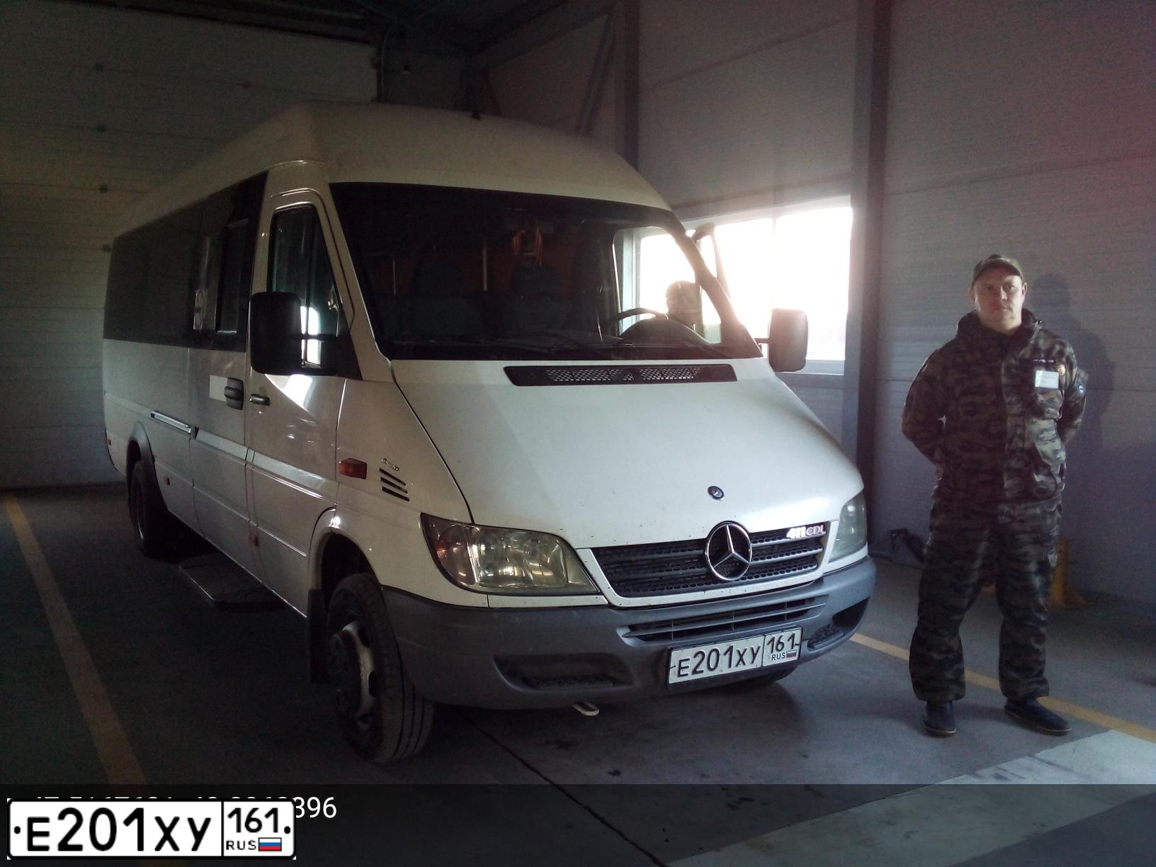 Фото автомобиля MERCEDES SPRINTER, 2017 — госномер Е201ХУ161. Цвет: Белый