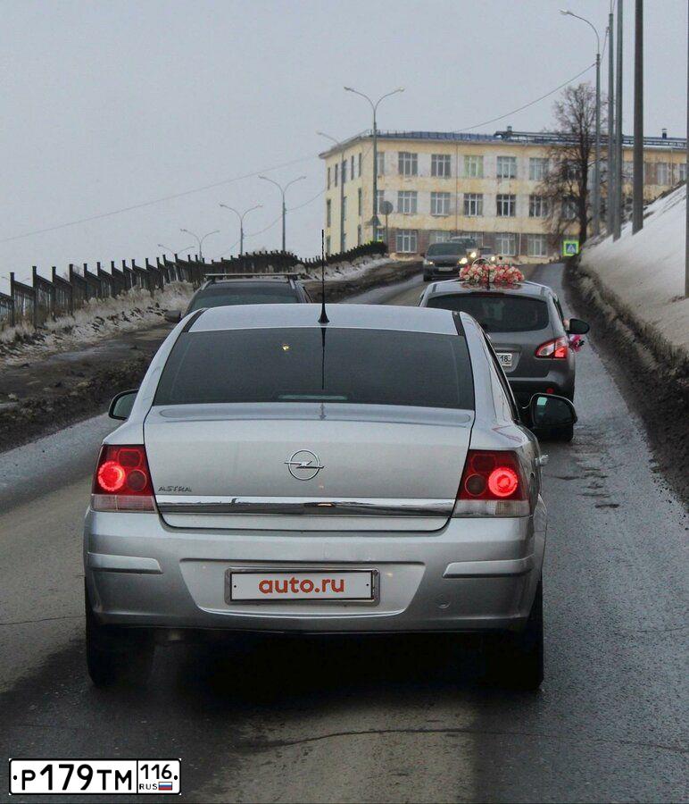 Фото автомобиля OPEL ASTRA, 2012 — госномер М421КХ35
