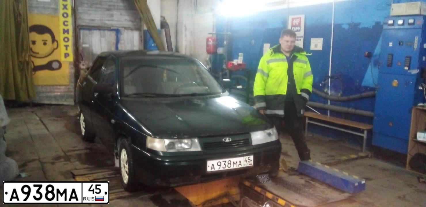 Фото автомобиля LADA 2110, 2002 — госномер С967СТ196. Цвет: Темно-зеленый