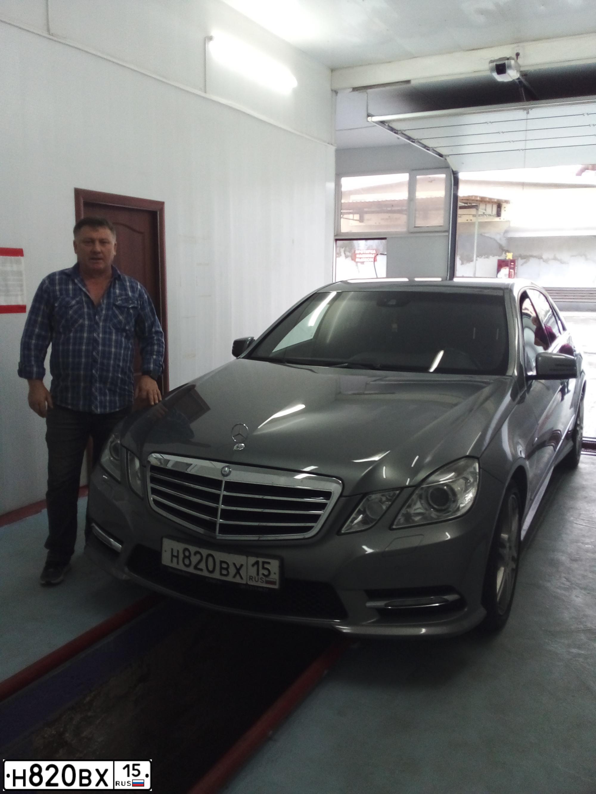 Фото автомобиля MERCEDES-BENZ E-CLASS, 2011 — госномер С502КА07. Цвет: СЕРЫЙ