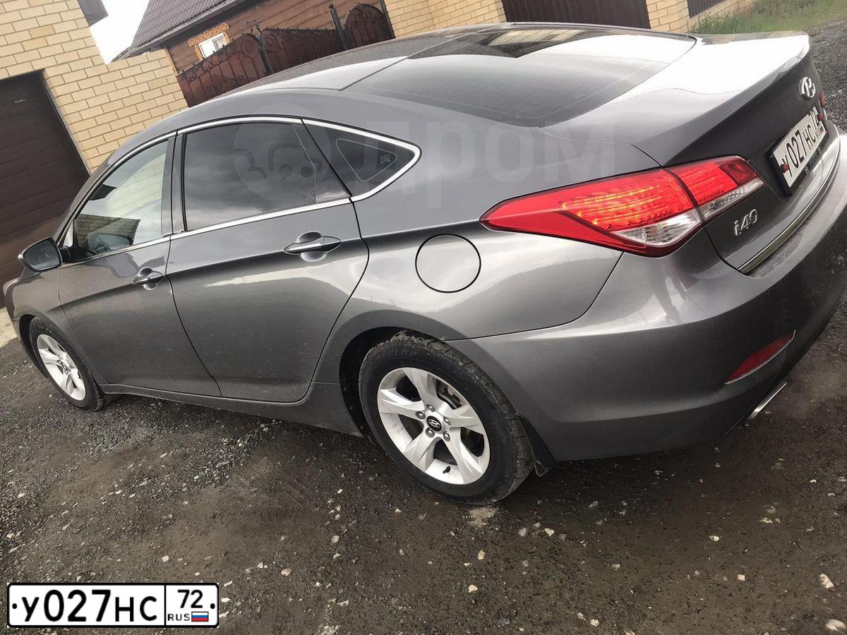 Фото автомобиля HYUNDAI I40, 2013 — госномер У027НС72. Цвет: СЕРЫЙ
