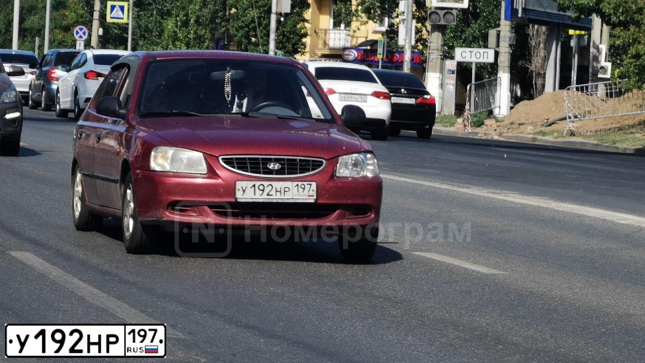 Фото автомобиля TAGAZ ACCENT, 2005 — госномер У192НР197. Цвет: Красный