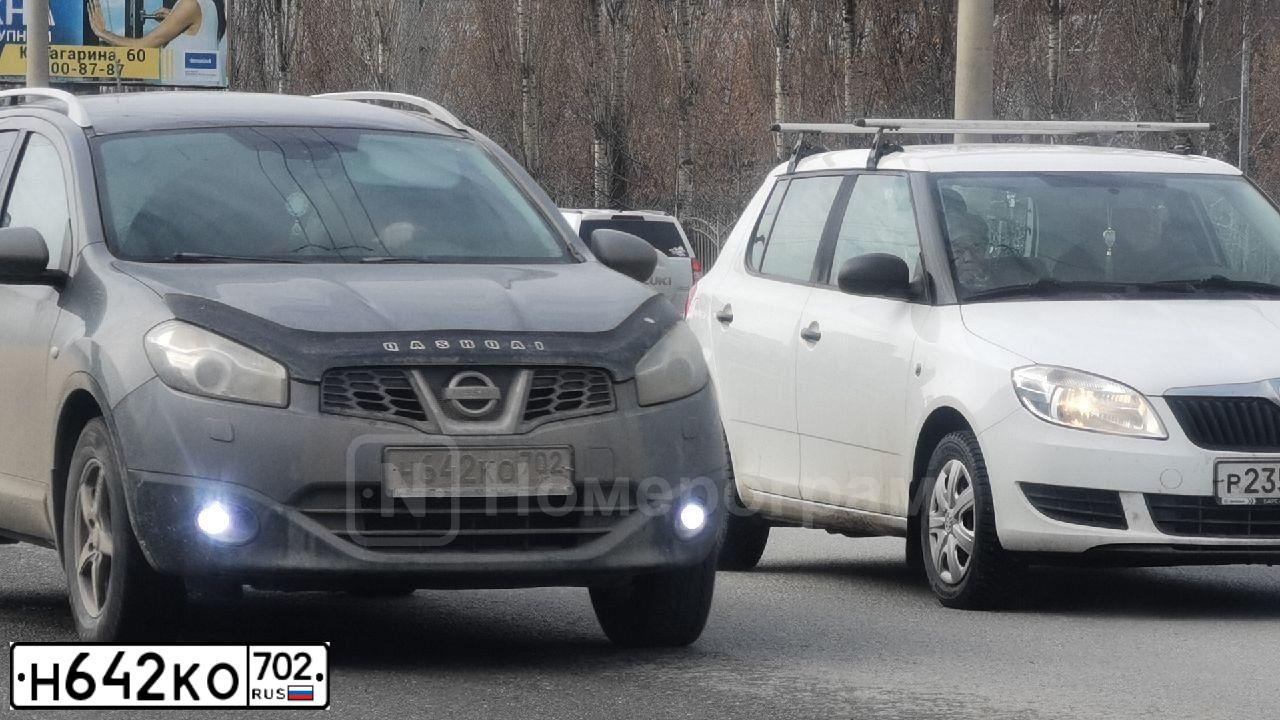 Фото автомобиля NISSAN QASHQAI, 2012 — госномер О193ВО702. Цвет: СЕРЫЙ
