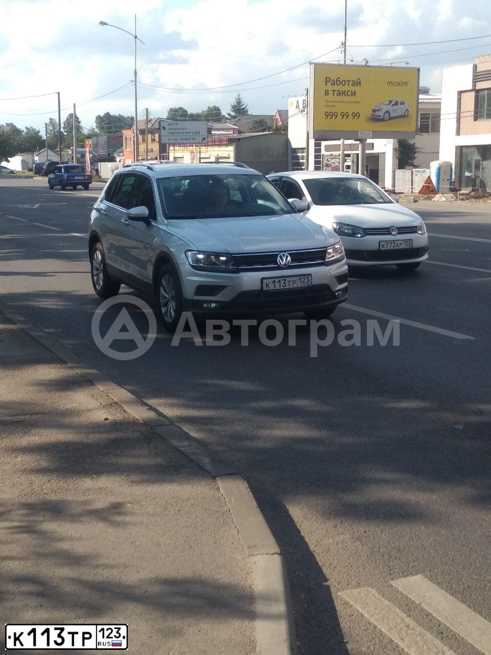 Фото автомобиля VOLKSWAGEN TIGUAN, 2017 — госномер К113ТР123. Цвет: Серебристый