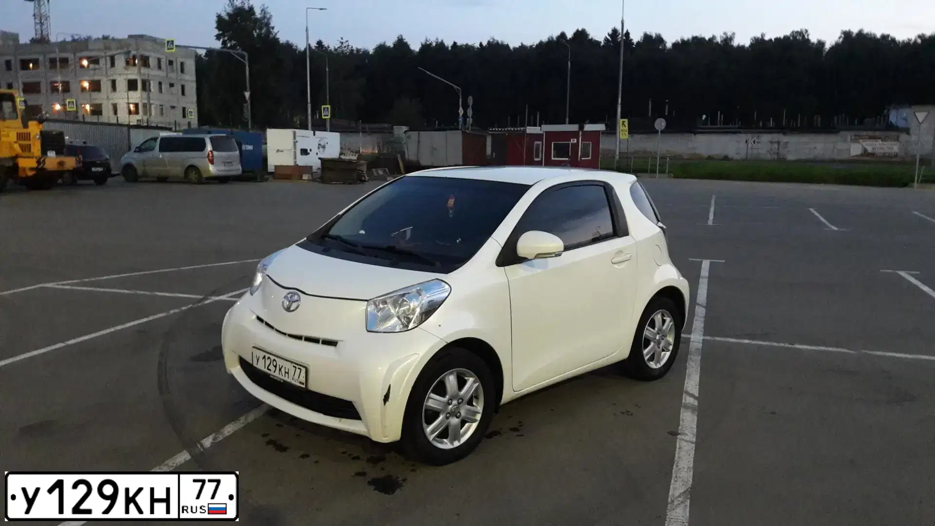 Фото автомобиля TOYOTA IQ, 2009 — госномер Н770НУ159. Цвет: БЕЛЫЙ