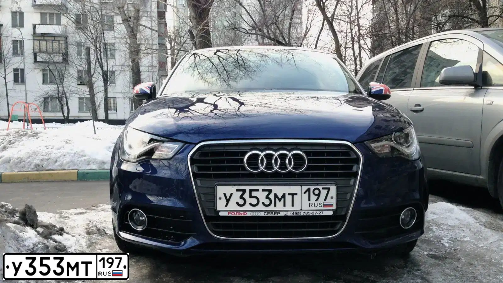 Фото автомобиля AUDI A1, 2011 — госномер Т810АХ198. Цвет: СИНИЙ