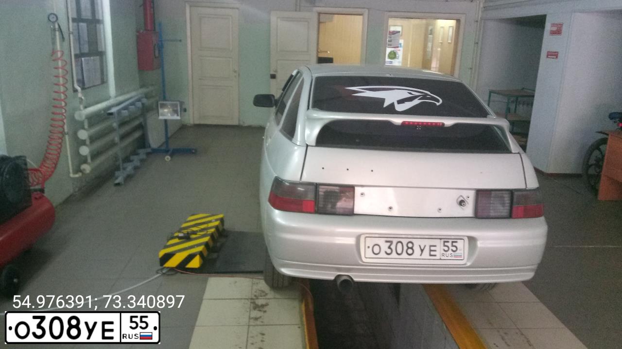 Фото автомобиля LADA 2112 LADA, 2004 — госномер О308УЕ55. Цвет: СЕРЫЙ