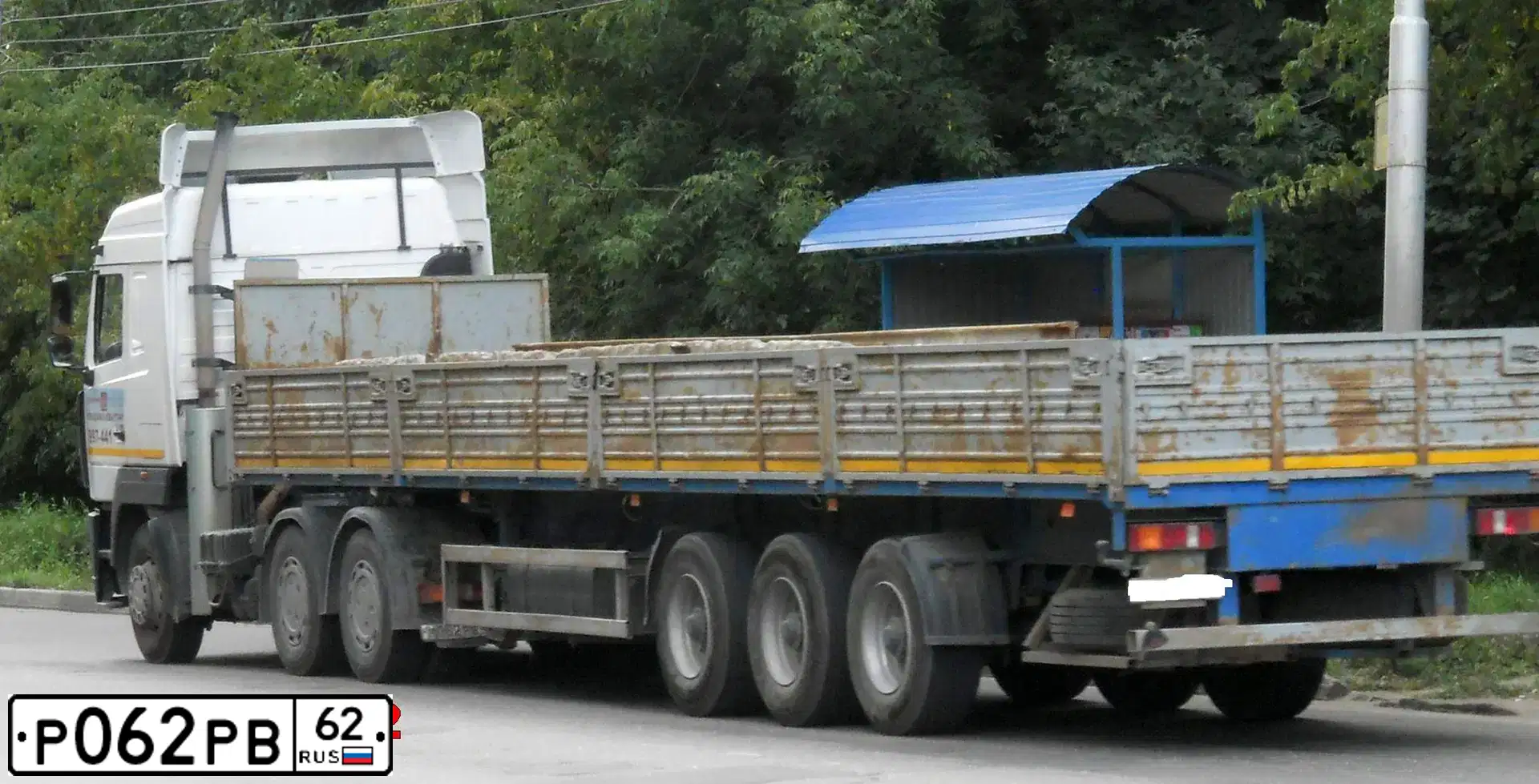 Фото автомобиля MAZ 6430 /6X4/, 2011 — госномер Р062РВ62. Цвет: Белый
