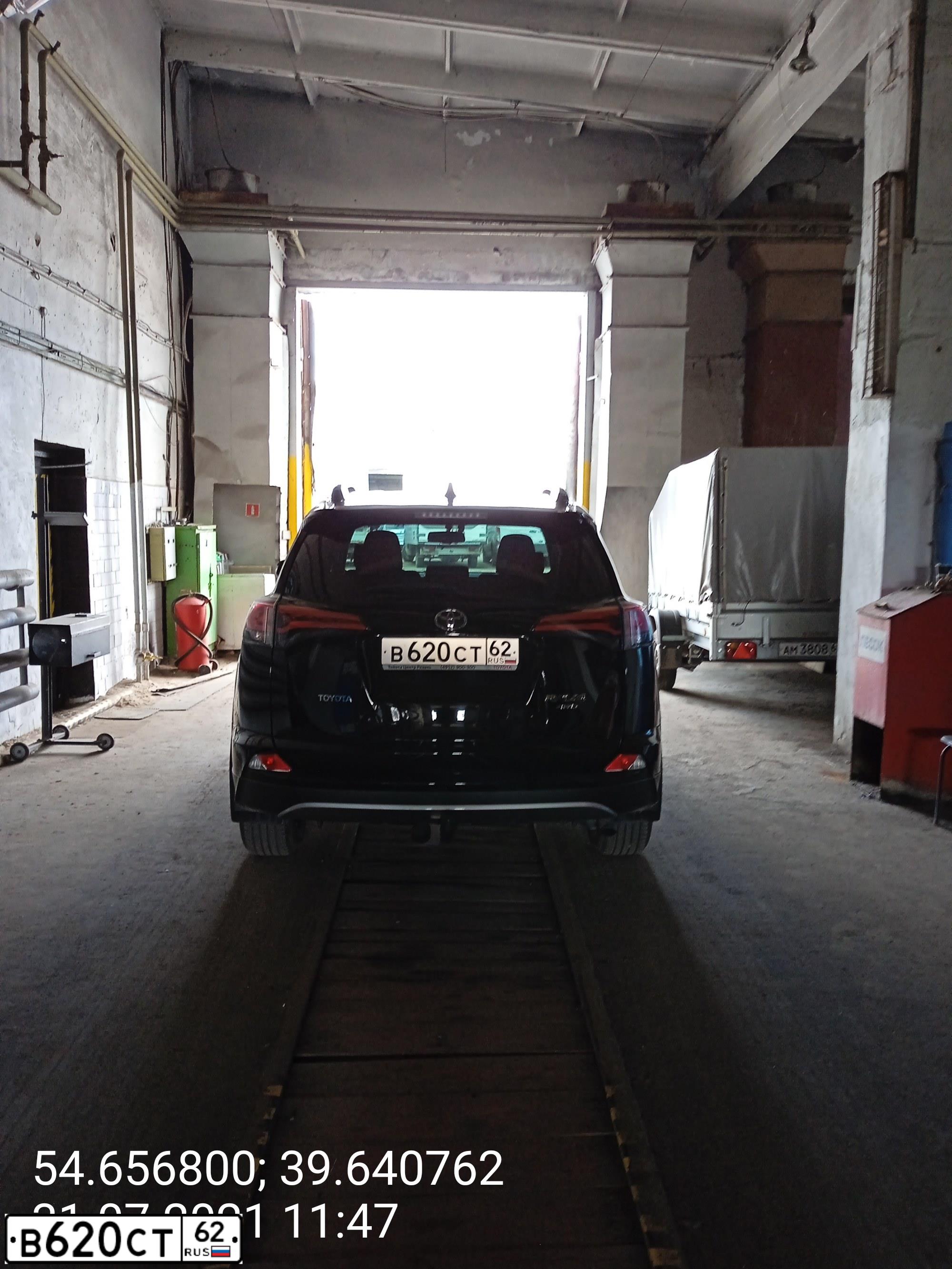 Фото автомобиля TOYOTA RAV4, 2017 — госномер В620СТ62. Цвет: ЧЕРНЫЙ МЕТАЛЛИК