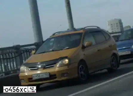 Фото автомобиля NISSAN TINO, 1999 — госномер О456ХС42