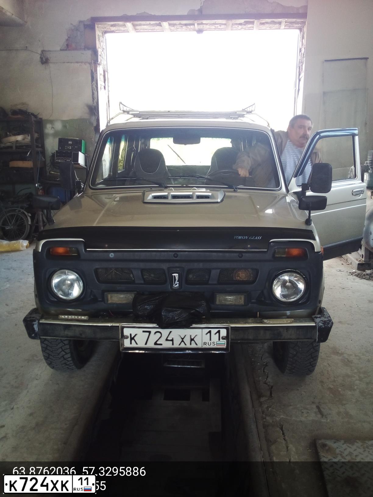 Фото автомобиля LADA 2131 NIVA, 2006 — госномер Р305РТ11. Цвет: СЕРЕБРИСТО-БЕЖЕВЫЙ